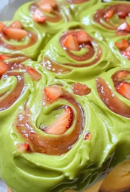 Strawberry Matcha Latte Rolls